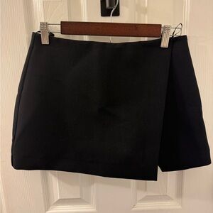 BLACK ZARA SKORT WITH SLIT blogger style